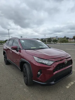 Toyota RAV4 LE FWD 2020