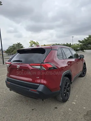 Toyota RAV4 LE FWD 2020