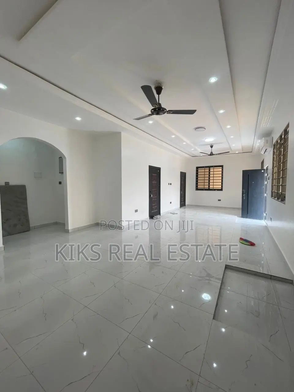3bdrm Apartment in Kfc, Spintex for rent