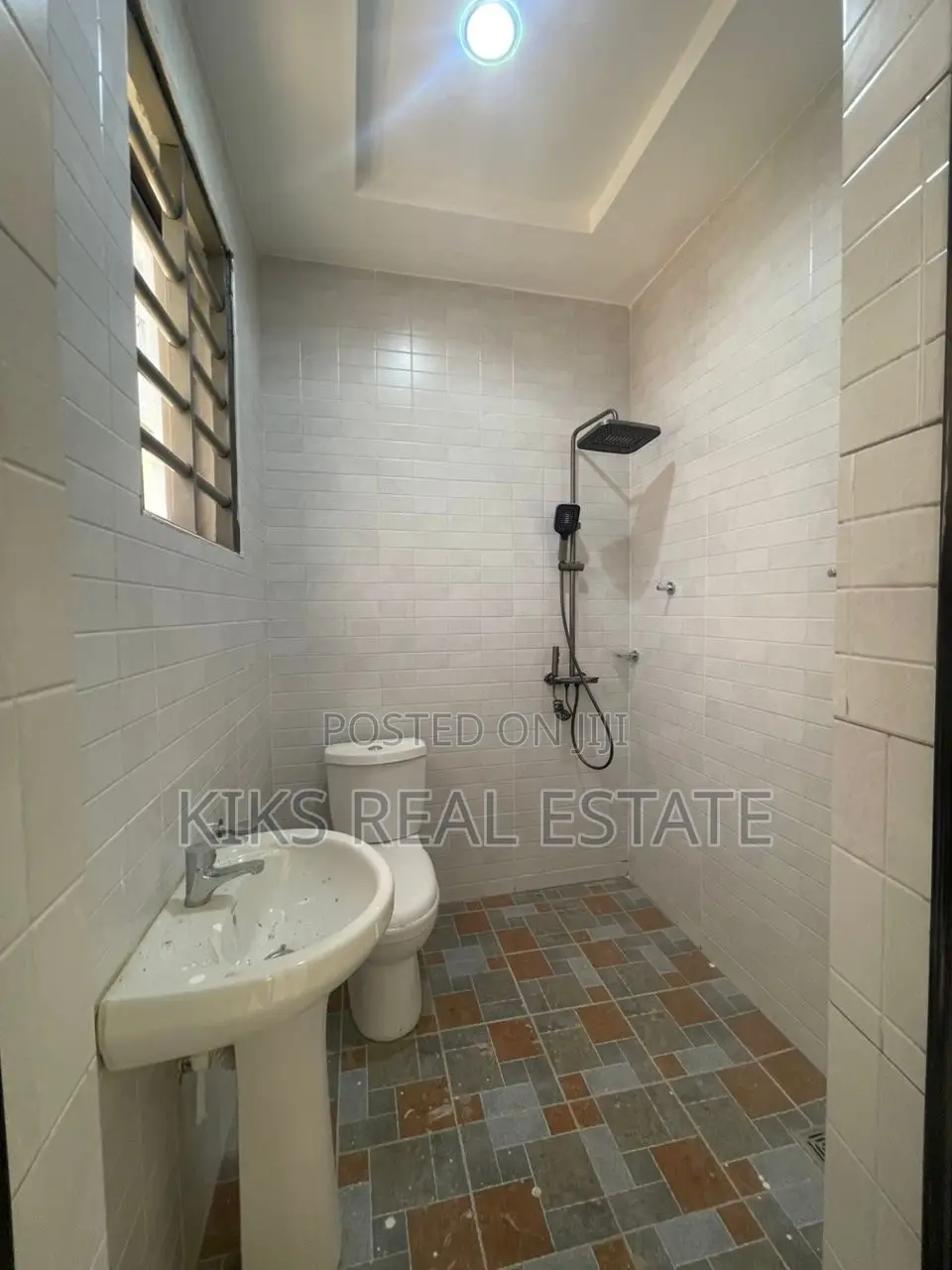 3bdrm Apartment in Kfc, Spintex for rent