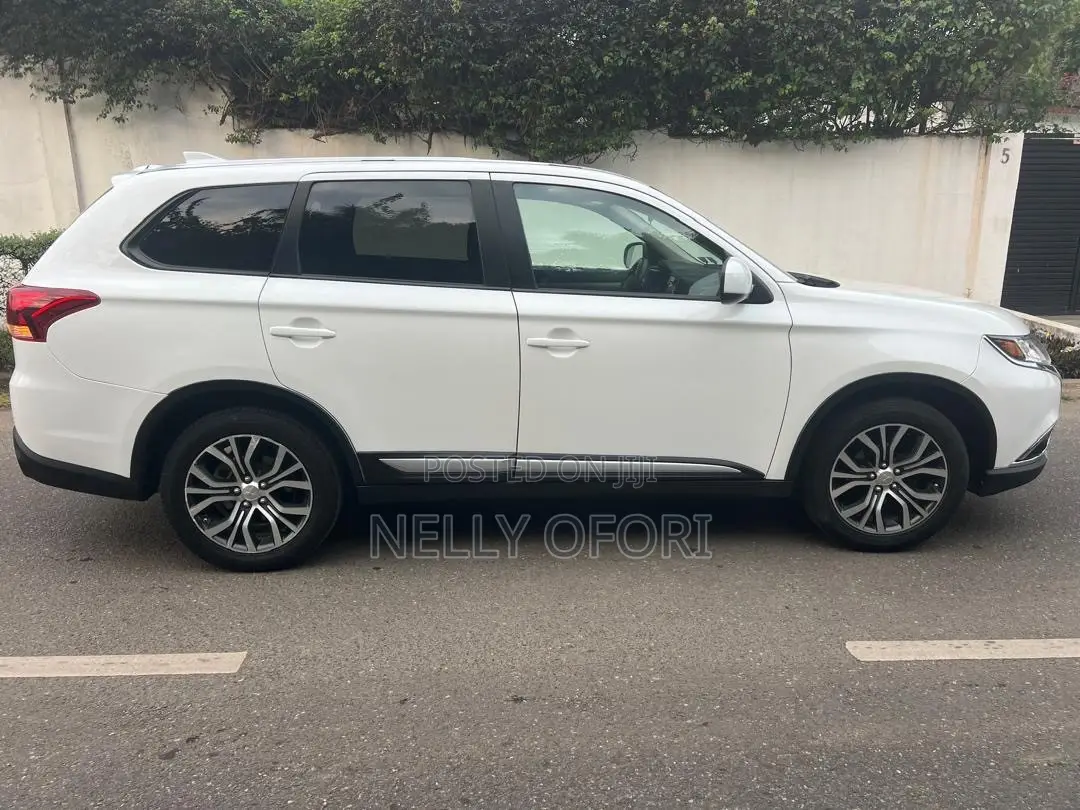 Mitsubishi Outlander ES FWD 2018 White
