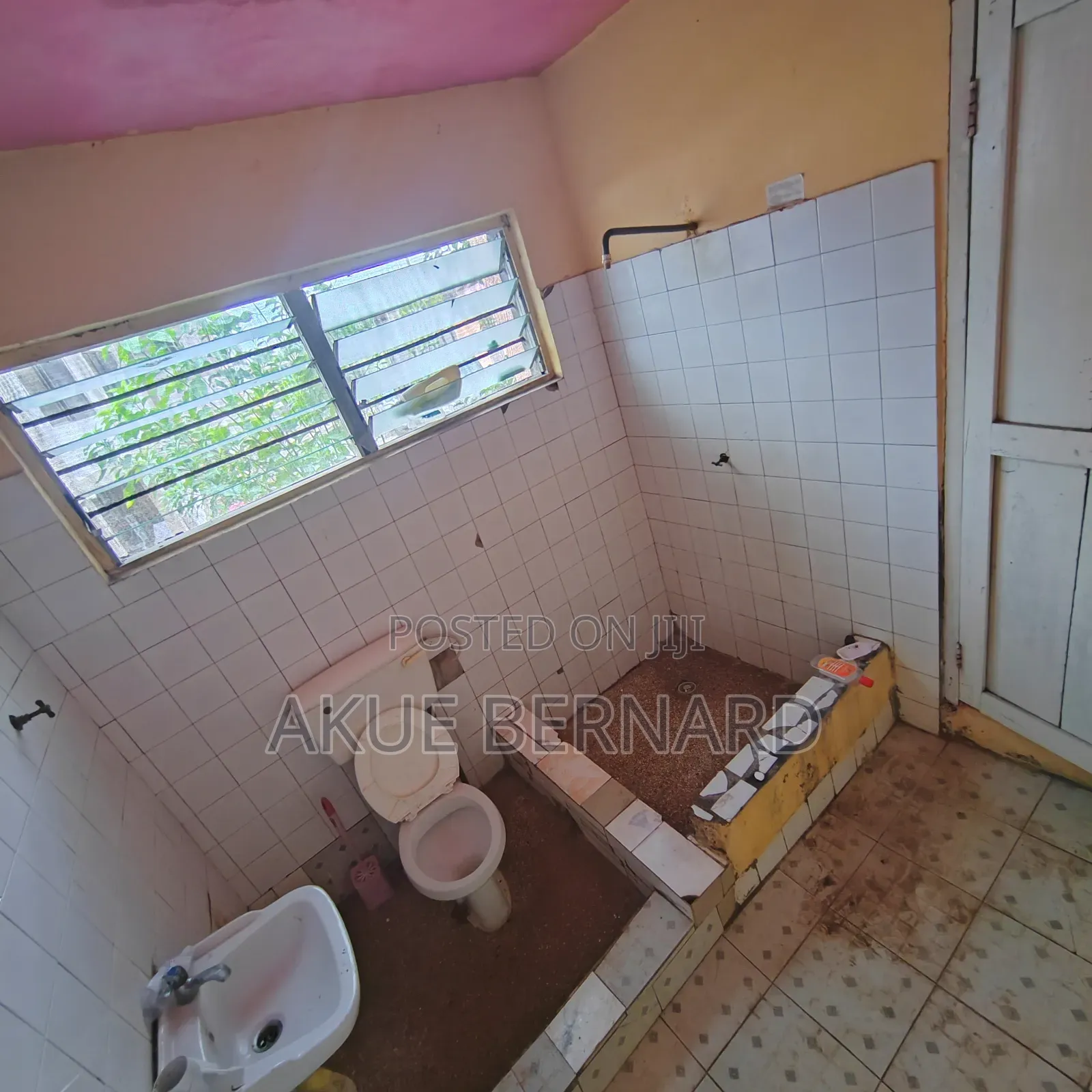 Furnished 2bdrm Room & Parlour in Mccarthy for rent
