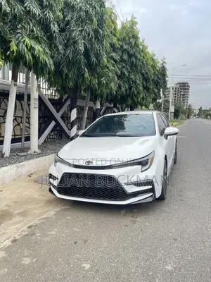 Toyota Corolla SE 2023 White