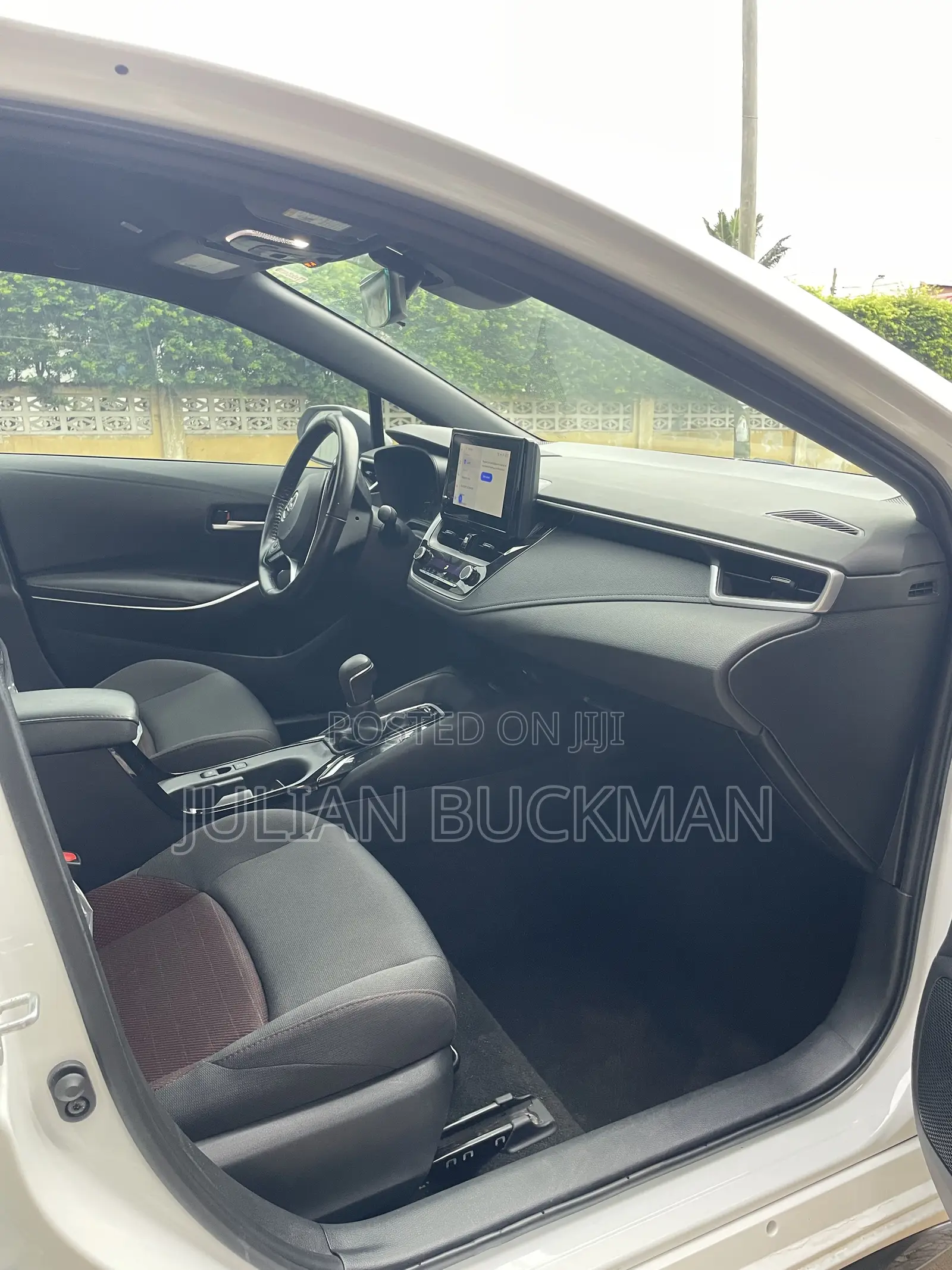 Toyota Corolla SE 2023 White