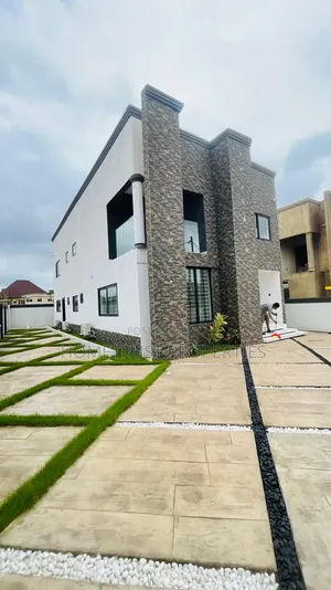 4bdrm Duplex in Ablekuma Canada, Pentecost for sale