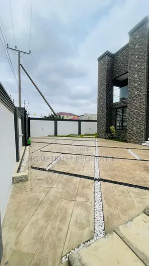 4bdrm Duplex in Ablekuma Canada, Pentecost for sale