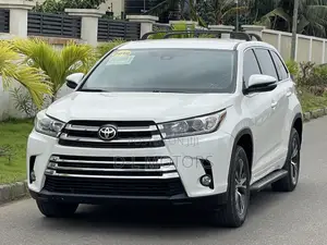 Toyota Highlander LE 4x2 (2.7L 4cyl 6A) 2018 White