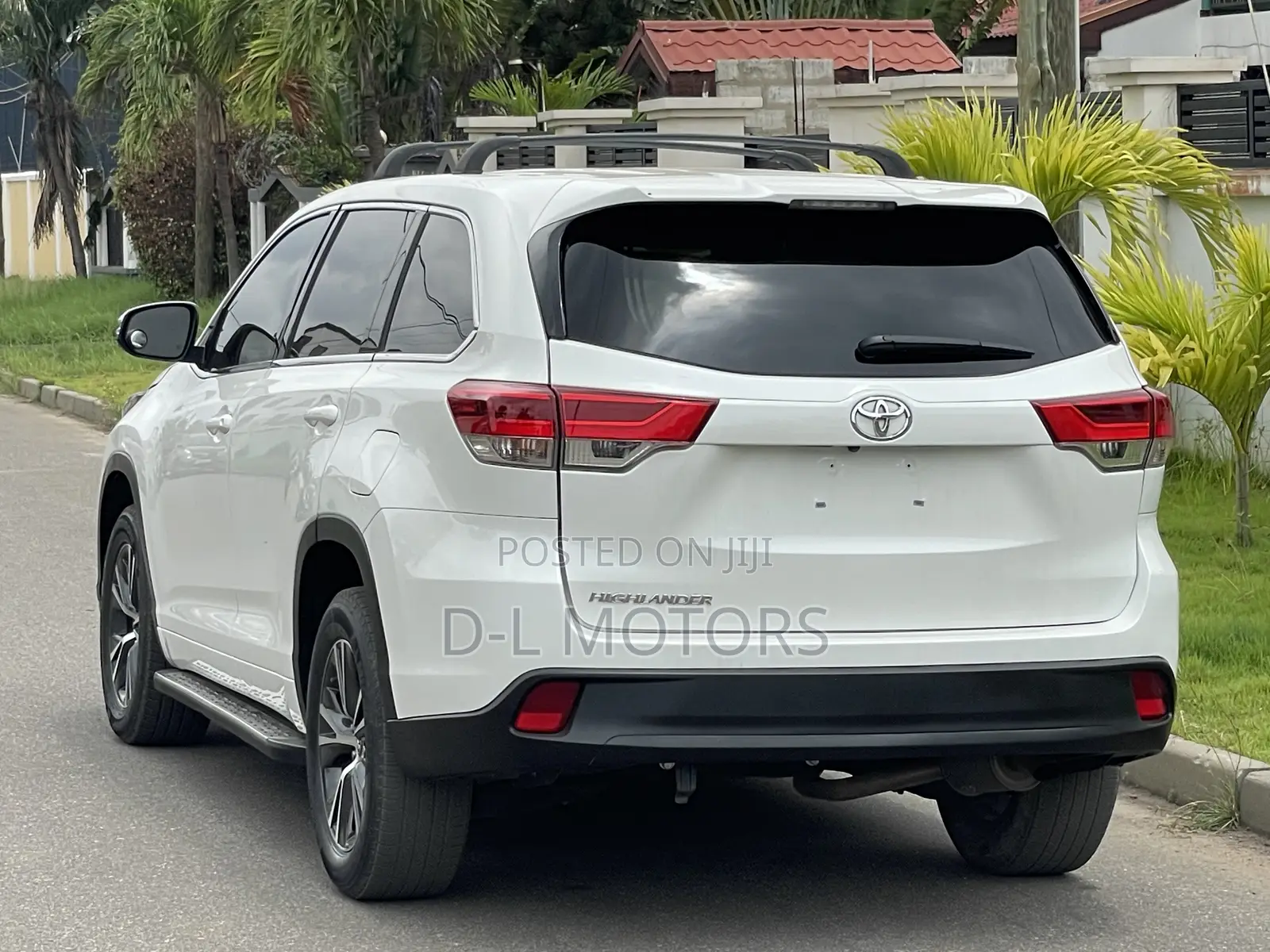 Toyota Highlander LE 4x2 (2.7L 4cyl 6A) 2018 White
