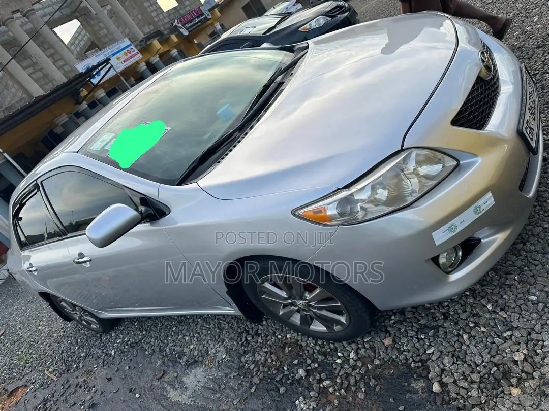 Toyota Corolla LE 4dr Sedan (1.8L 4cyl 4A) 2010 Silver