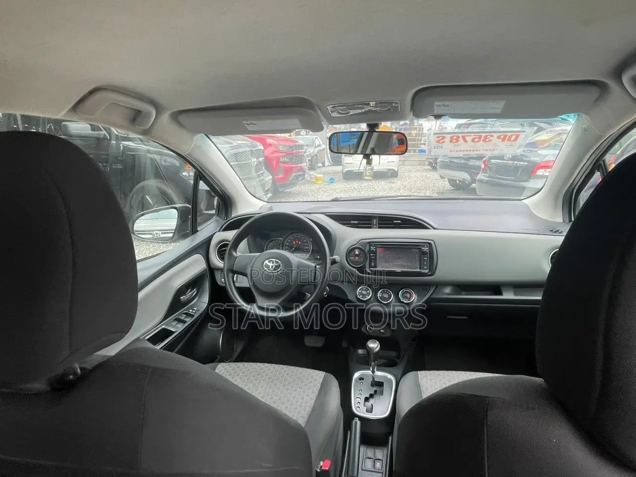 Toyota Yaris LE Hatchback 5dr 2015 White