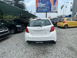 Toyota Yaris LE Hatchback 5dr 2015 White