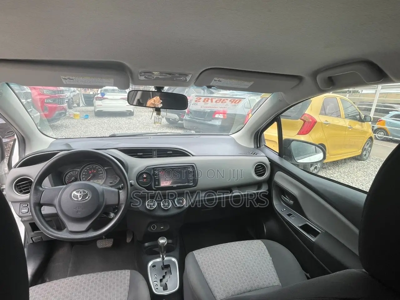 Toyota Yaris LE Hatchback 5dr 2015 White