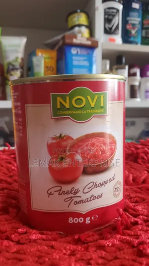 Novi Conserviamola Tradizione Finely Chopped Tomatoes