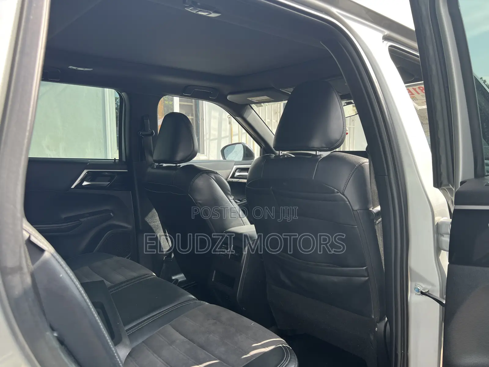 Mitsubishi Outlander SE 2022 Silver