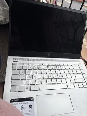 Laptop HP Pavilion 15 8GB Intel Core i3 HDD 1T