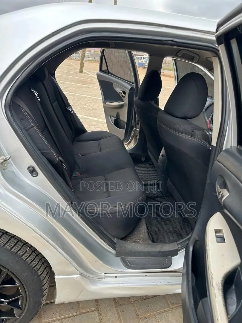 Toyota Corolla S 4dr Sedan (1.8L 4cyl 4A) 2013 Silver