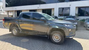 Mitsubishi L200 Club Cab 2.4 154hp 4WD 2020 Gray