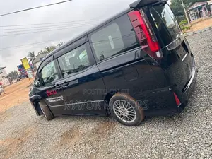 Toyota Noah 2.0 FWD (8 Seater) 2016 Black