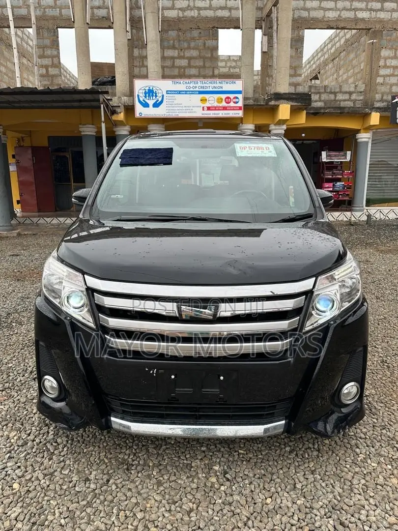 Toyota Noah 2.0 FWD (8 Seater) 2016 Black
