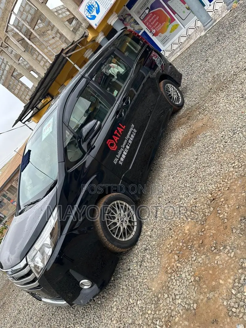 Toyota Noah 2.0 FWD (8 Seater) 2016 Black