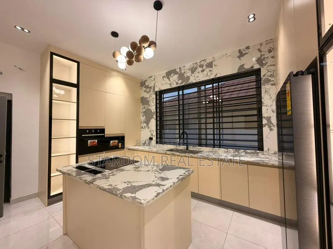 4bdrm Duplex in West Trassaco, Ability for sale