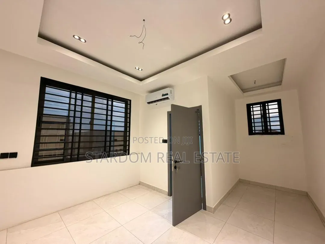 4bdrm Duplex in West Trassaco, Ability for sale