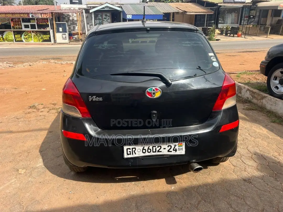 Toyota Vitz 1.0 FWD 3dr 2010 Black