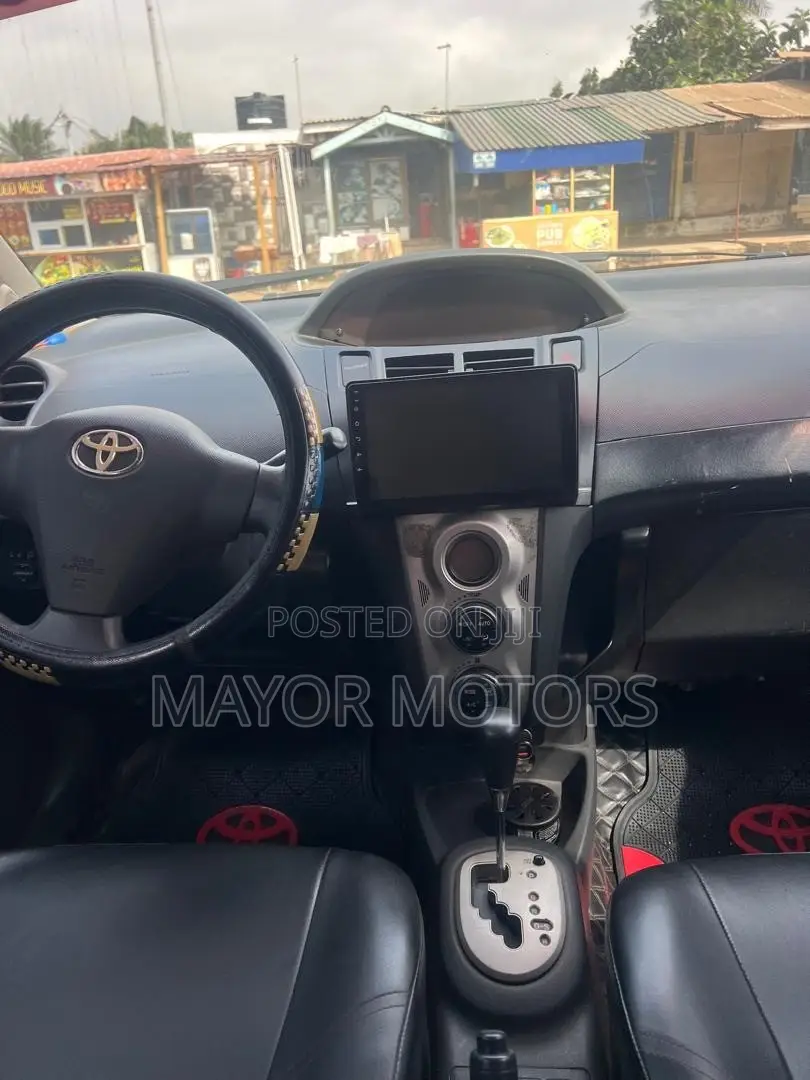 Toyota Vitz 1.0 FWD 3dr 2010 Black