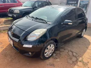 Toyota Vitz 1.0 FWD 3dr 2010 Black