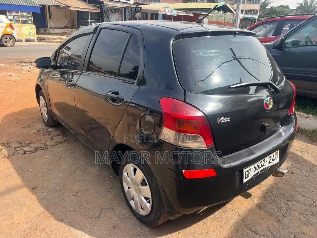 Toyota Vitz 1.0 FWD 3dr 2010 Black