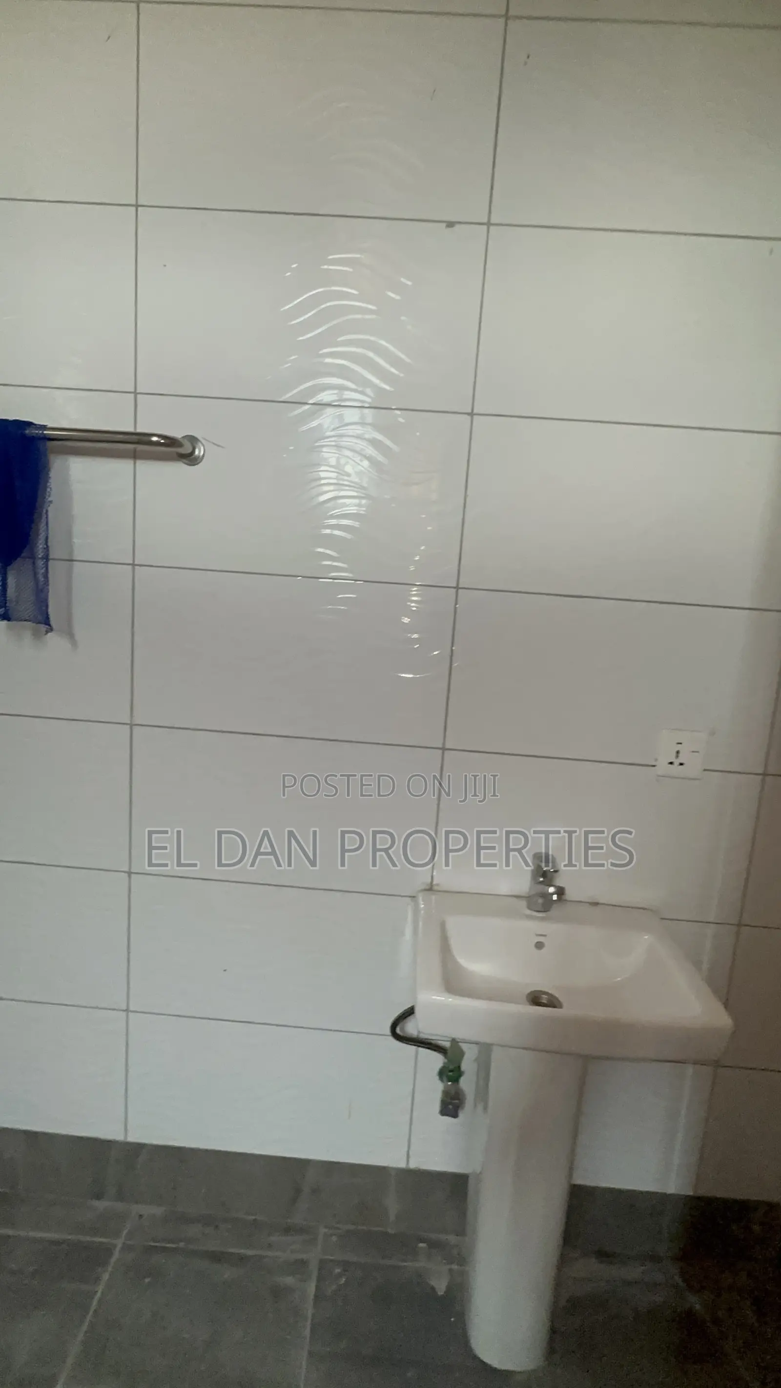 3bdrm Apartment in Gyenyasi, Kumasi Metropolitan for rent