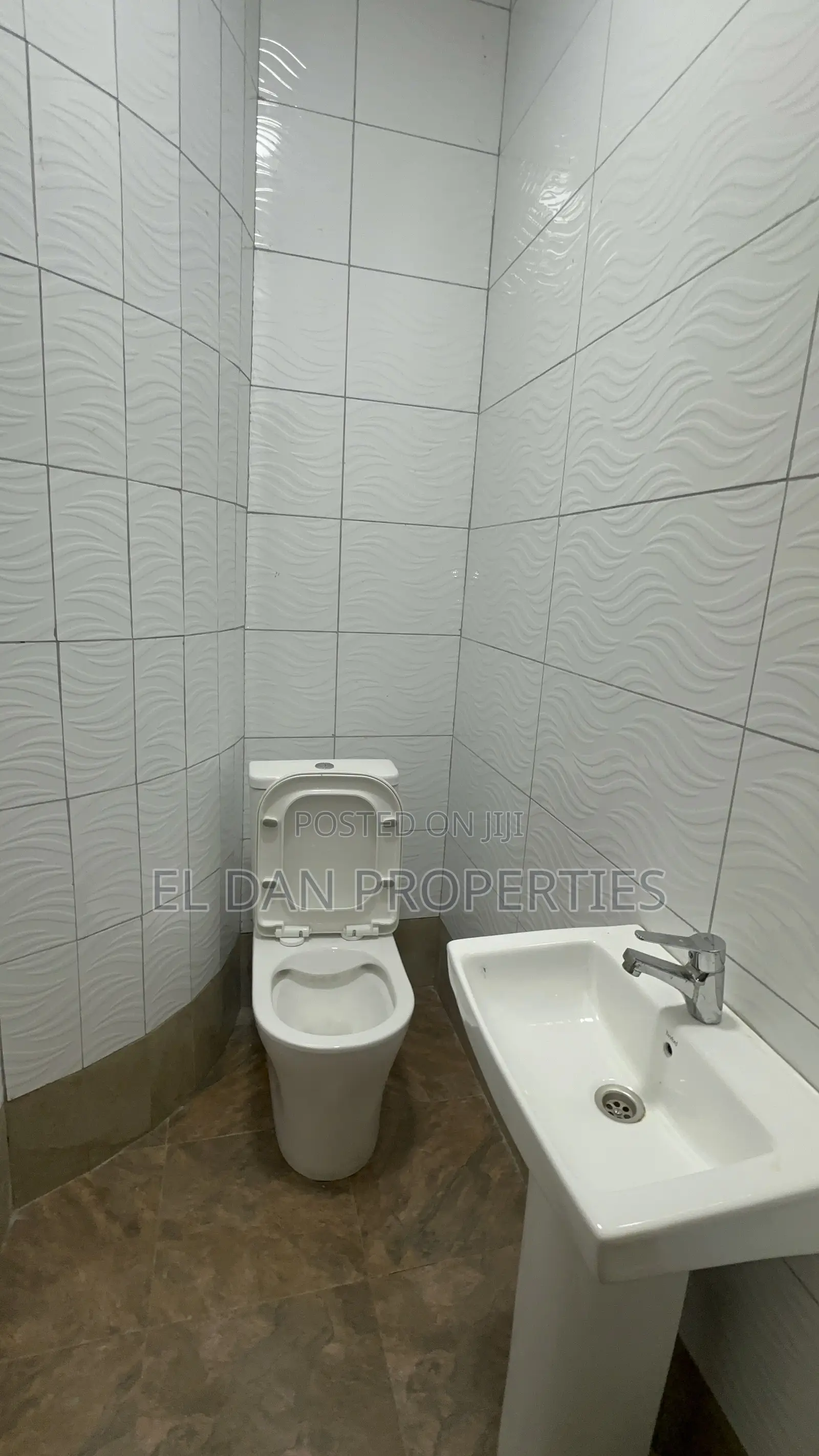 3bdrm Apartment in Gyenyasi, Kumasi Metropolitan for rent
