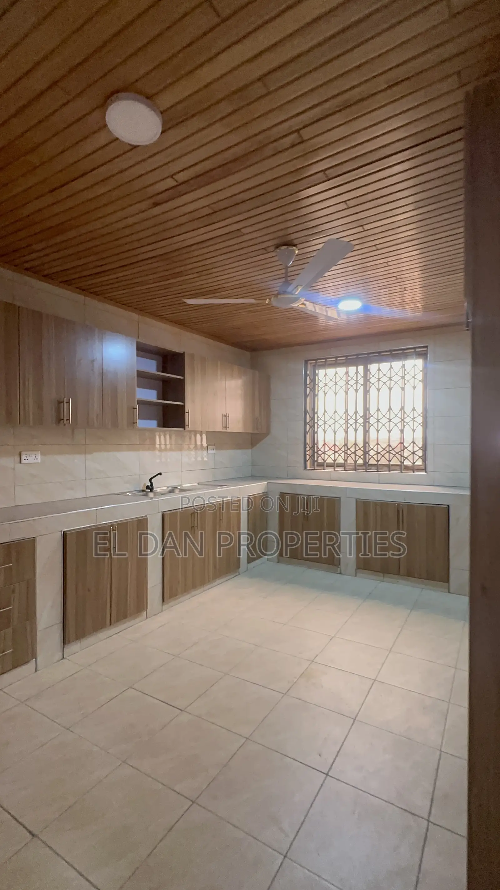 3bdrm Apartment in Gyenyasi, Kumasi Metropolitan for rent