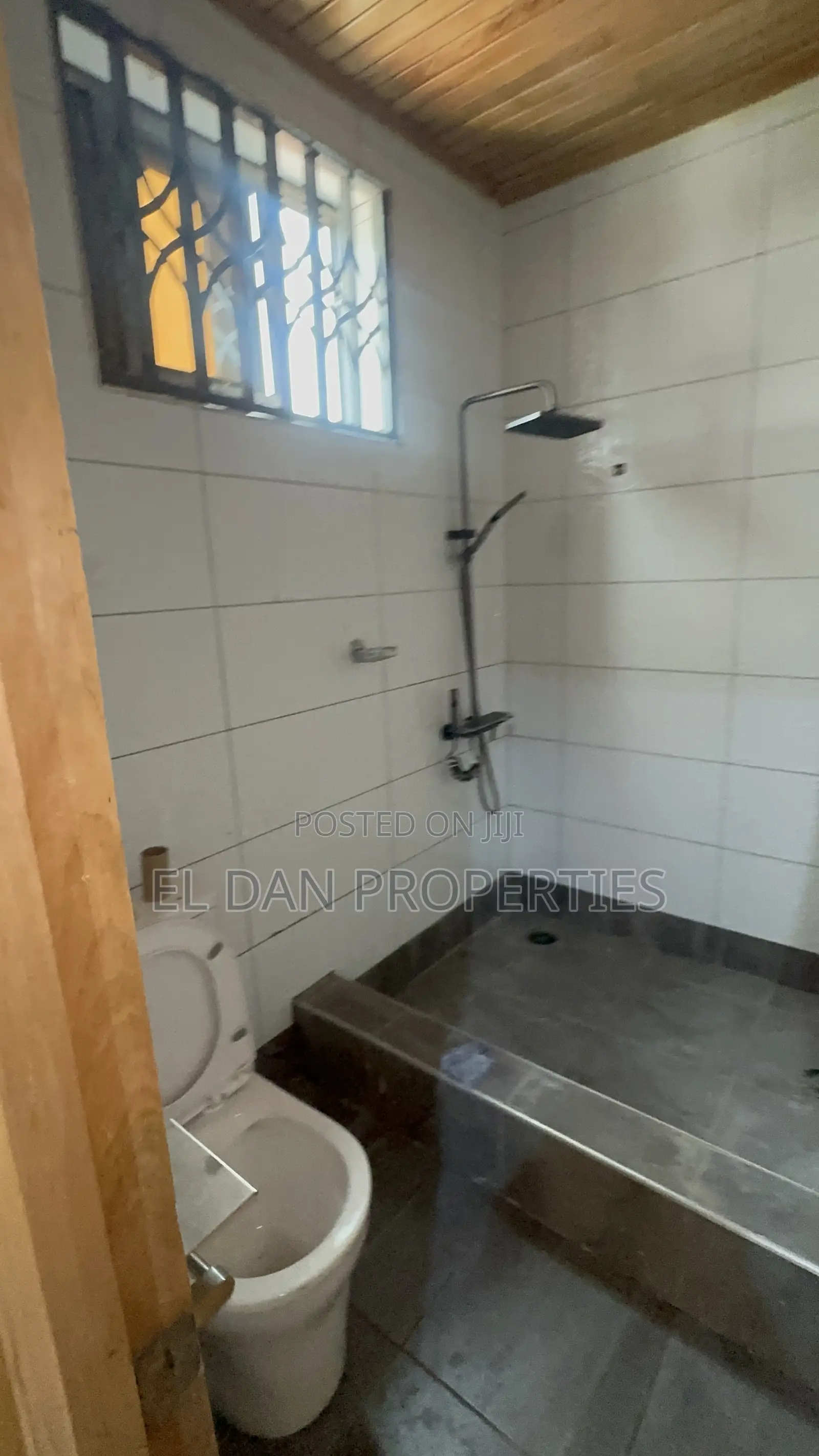 3bdrm Apartment in Gyenyasi, Kumasi Metropolitan for rent