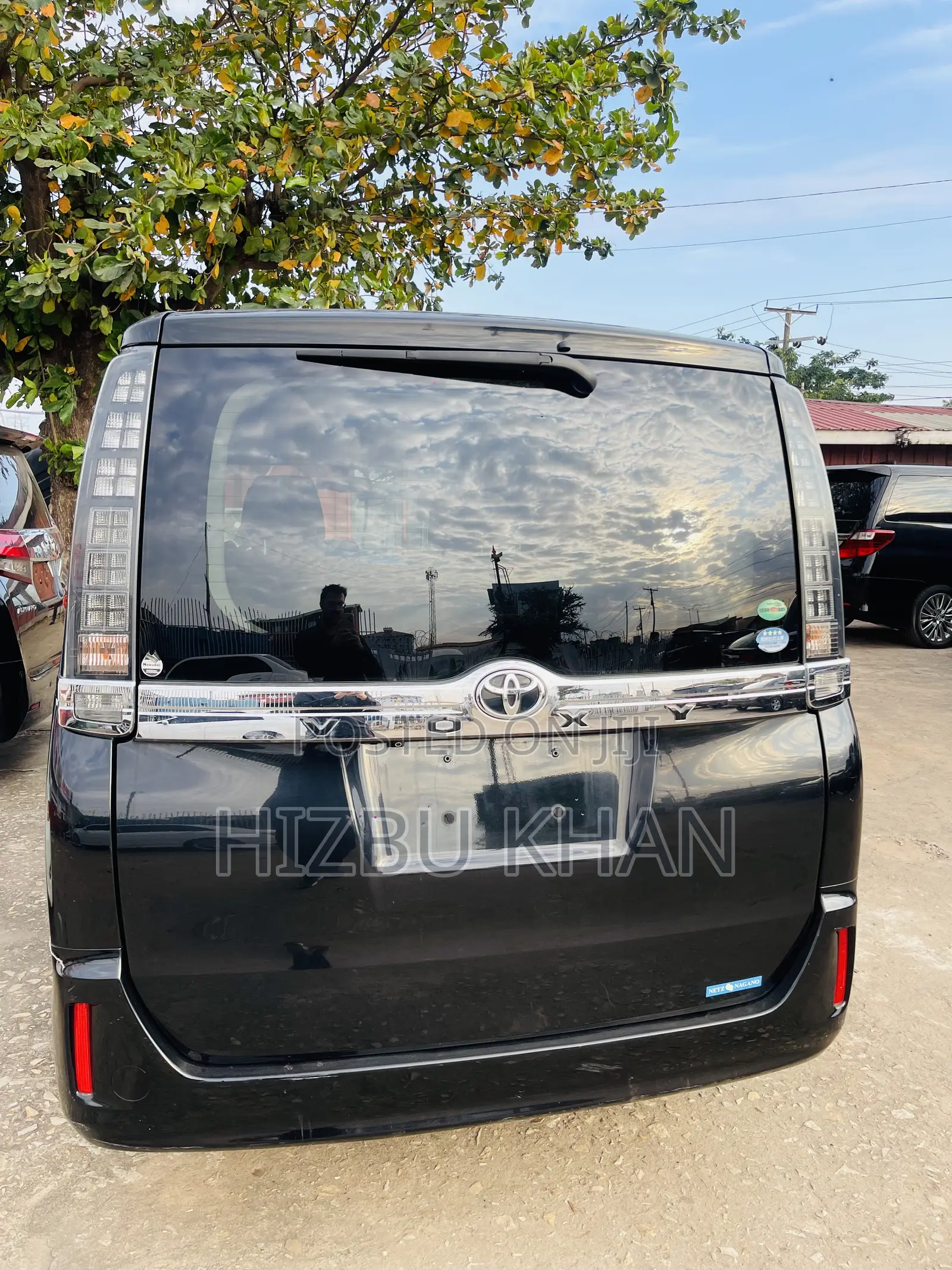 Toyota Voxy V 4WD 7-Seater 2014 Black