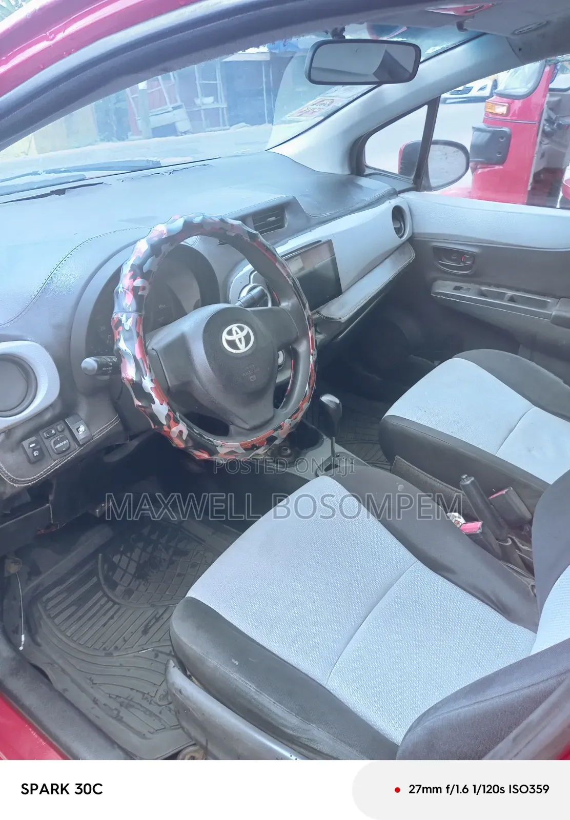 Toyota Vitz 2012 Red