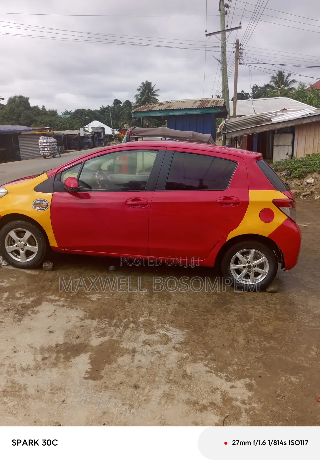 Toyota Vitz 2012 Red