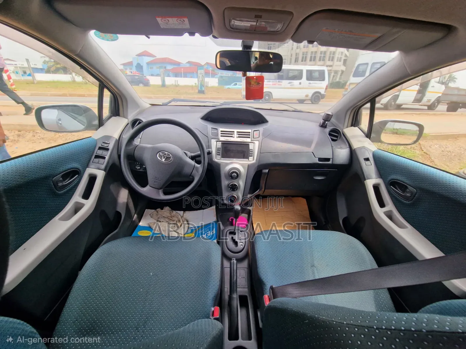 Toyota Vitz 2010 Silver