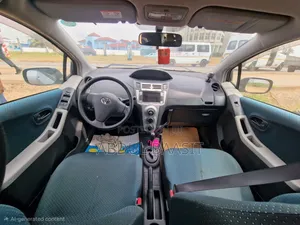Toyota Vitz 2010 Silver