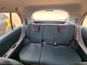 Toyota Vitz 2010 Silver