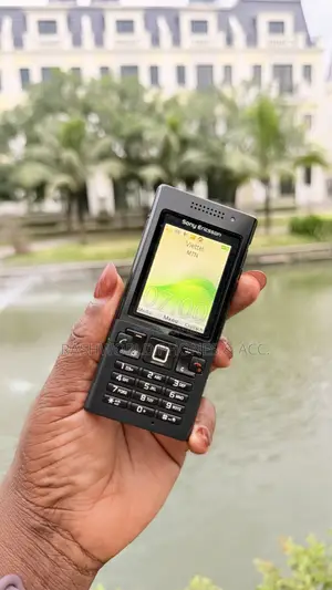 Sony Ericsson T700 Black