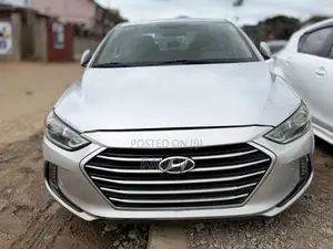 Hyundai Elantra SE Sedan FWD (1.8L 4cyl 6A) 2016 Silver