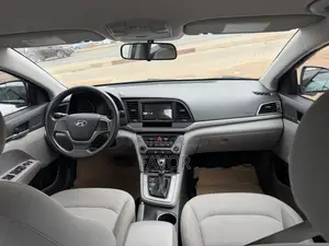 Hyundai Elantra SE Sedan FWD (1.8L 4cyl 6A) 2016 Silver
