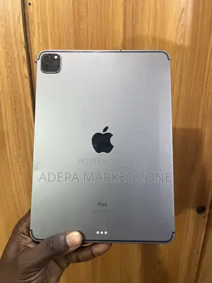 Apple iPad Pro 12.9 (2020) 128 GB Gray