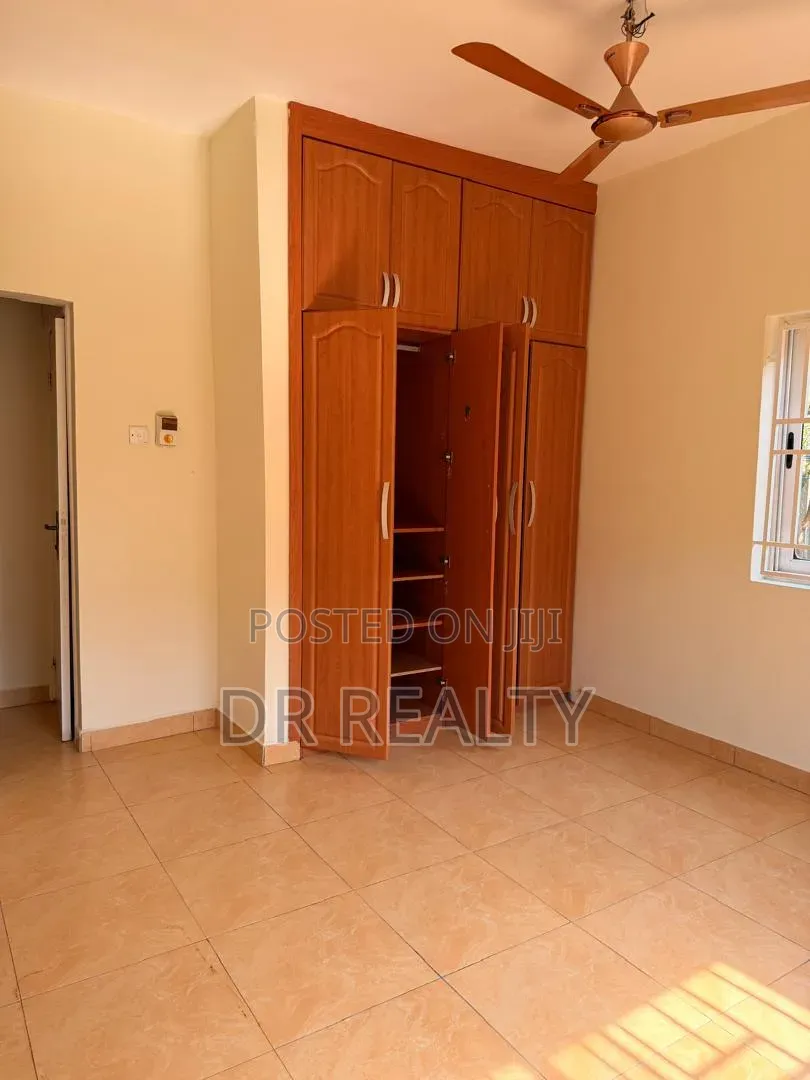 3bdrm House in Devtraco, Community 25 for rent
