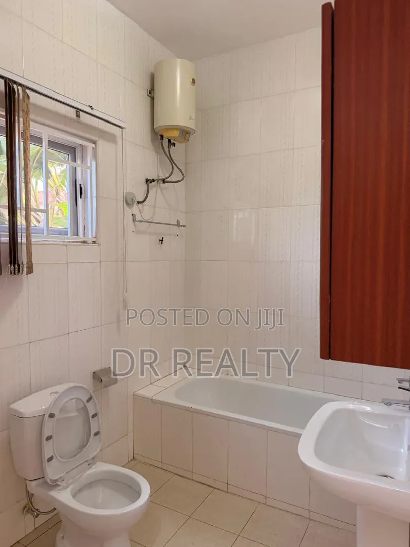 3bdrm House in Devtraco, Community 25 for rent