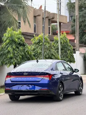 Hyundai Elantra Limited 2023 Blue