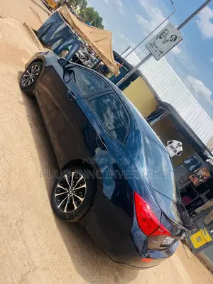 Toyota Corolla SE (1.8L 4cyl 6M) 2018 Blue