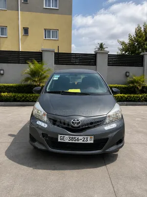 Toyota Yaris 2013 Gray