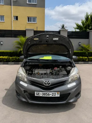 Toyota Yaris 2013 Gray